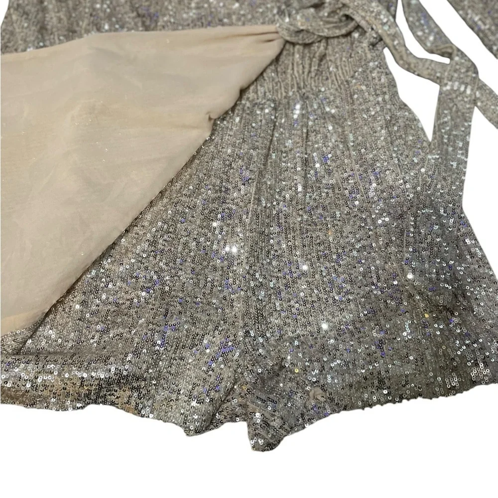 Lena Long Sleeve Sequin Romper
Endless Rose - Picture 13 of 13